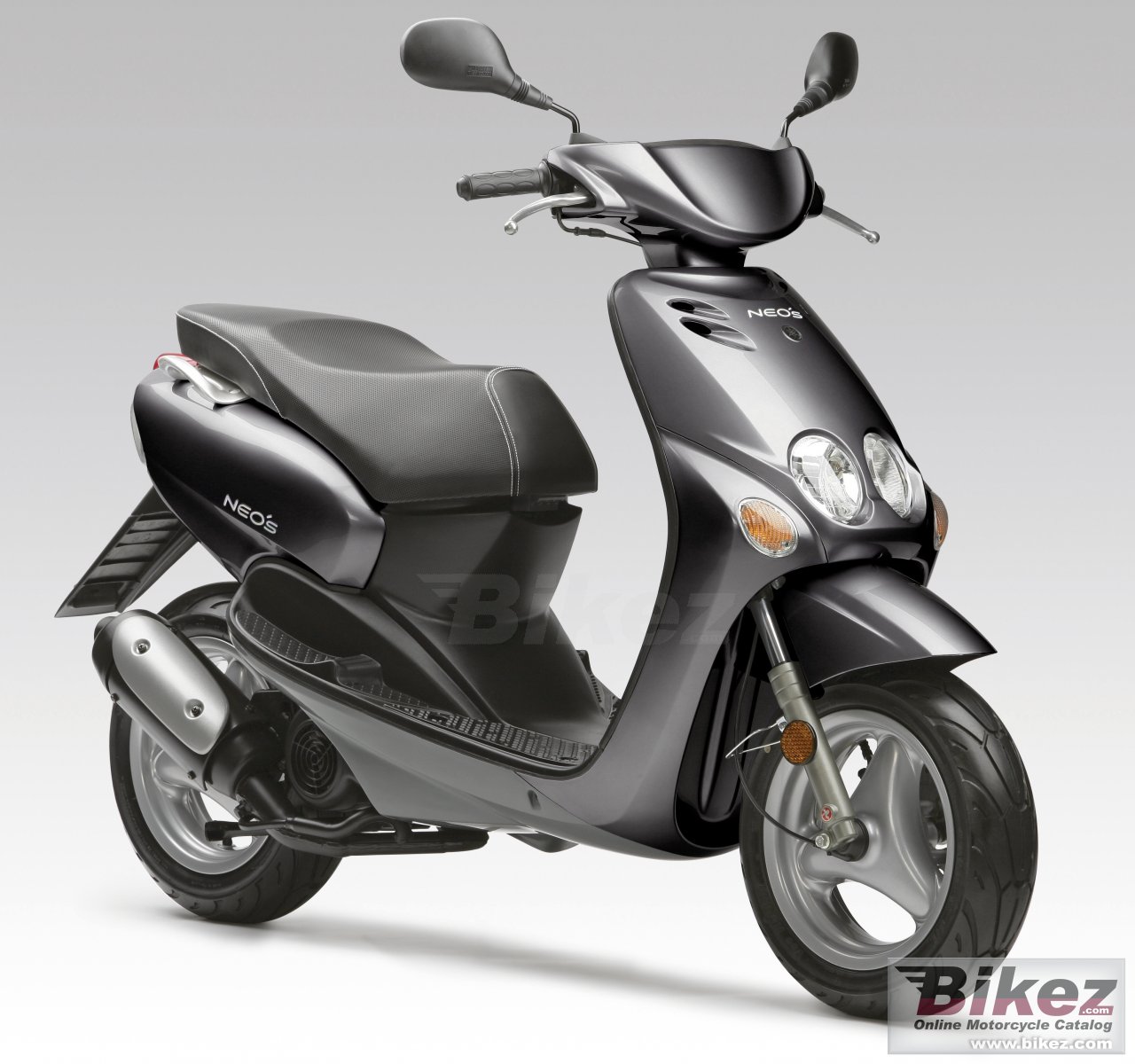 Big Yamaha neos picture and wallpaper from Bikez.com